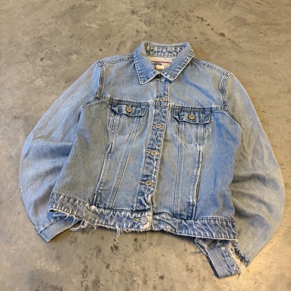 Old Navy Blue Jeans Distressed Denim Jacket Light Wash Frayed Hem Small